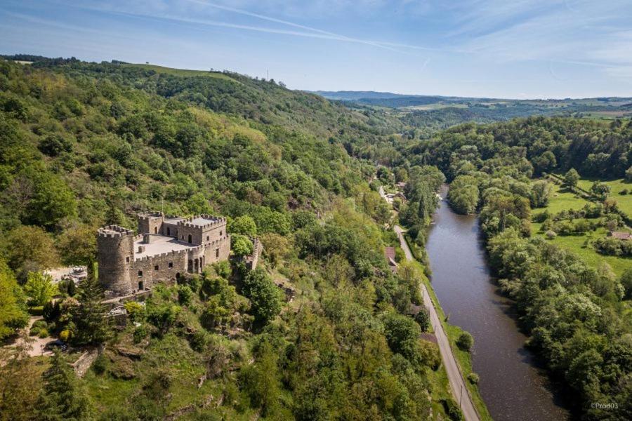 Appartamento Studio En Auvergne Le Ruisseau Saint-Priest-Bramefant Esterno foto